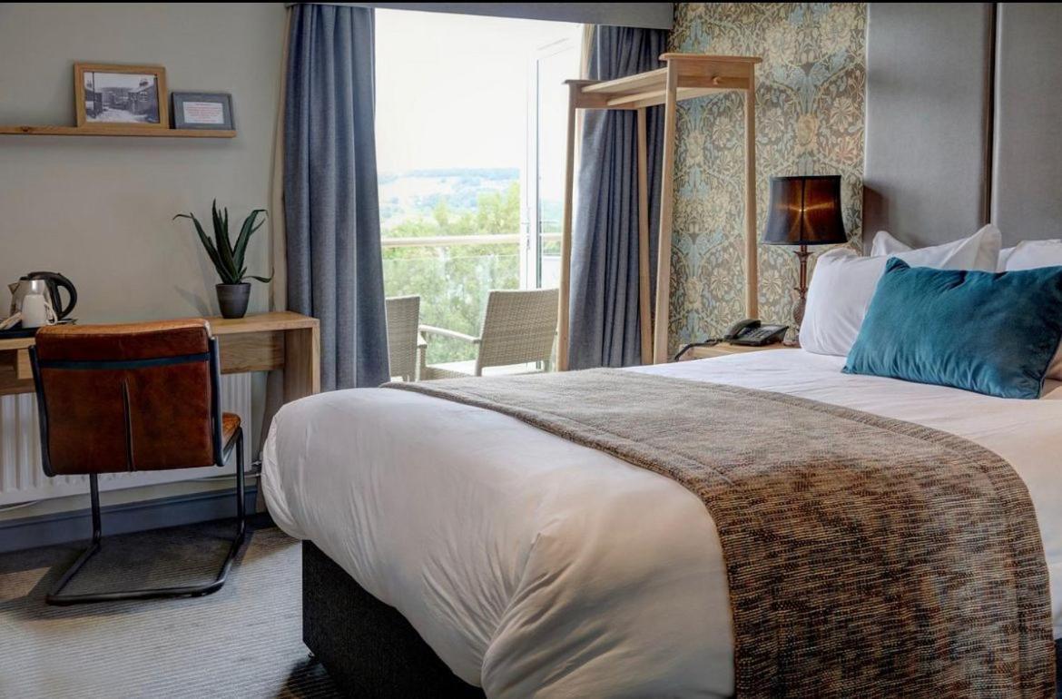 The New Hobbit Hotel Rooms Халифакс Екстериор снимка